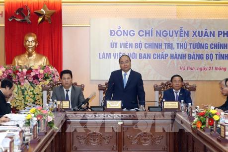 Thủ tướng Nguyễn Xuân Phúc: Hà Tĩnh cần phấn đấu sớm tự chủ ngân sách
