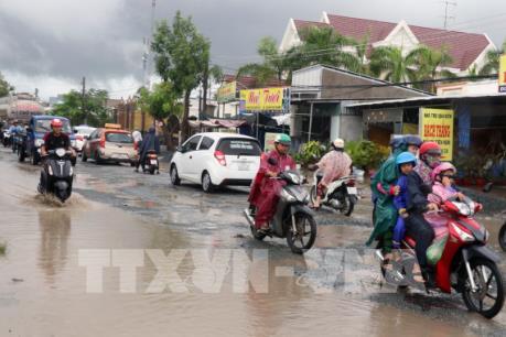 Kiên Giang: Quốc lộ 61 có nhiều đoạn xuống cấp, hư hỏng