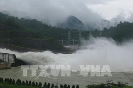 9 giờ ngày 27/7, mở thêm 1 cửa xả đáy Thủy điện Hòa Bình