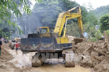 Yên Bái: Quốc lộ 37 lại bị sạt lở, việc tiếp cận vùng lũ gặp khó khăn