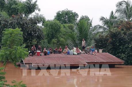 Gia Lai hỗ trợ 400 triệu đồng cho người dân tỉnh Attapeu (Lào)