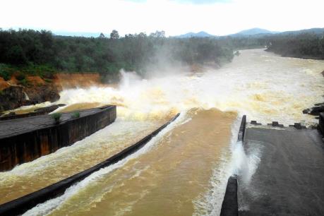 Vận hành xả tràn tại hồ thủy lợi lớn nhất Nghệ An