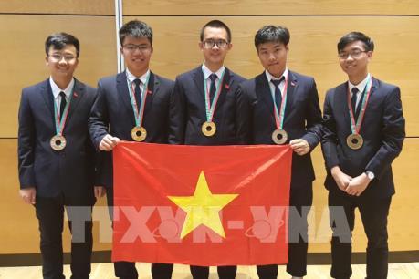 Đoàn Việt Nam giành 2 Huy chương Vàng tại kỳ thi Olympic Vật lý 2018  ​