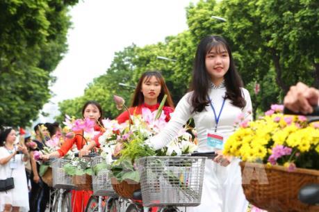 Tưng bừng lễ hội đường phố tại Phố đi bộ hồ Gươm