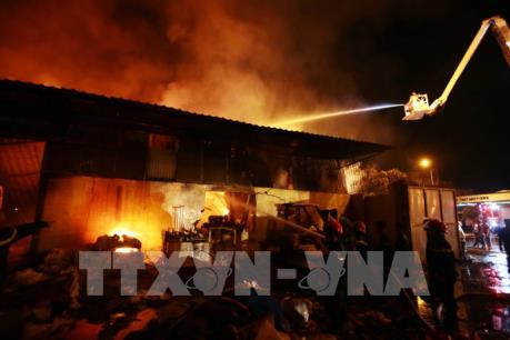 Khắc phục thiệt hại vụ cháy chợ Gạo và nhà máy nhựa tại thành phố Hưng Yên