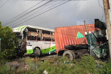 Tai nạn giao thông đặc biệt nghiêm trọng ở Quảng Nam  làm  13 người chết