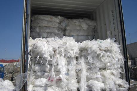 Xử lý phế liệu nhập khẩu: Rà soát các quy định về tạm nhập tái xuất