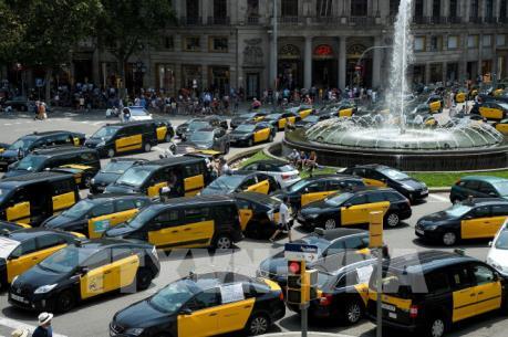 Tây Ban Nha: Biểu tình lan rộng phản đối dịch vụ taxi Uber