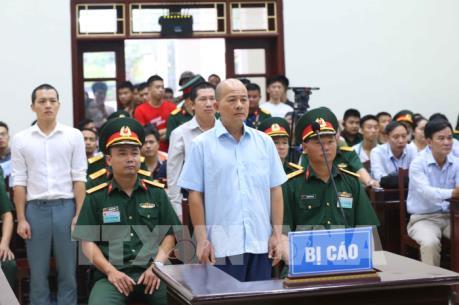 Xét xử sơ thẩm bị cáo Đinh Ngọc Hệ và đồng phạm: Tuyên phạt Đinh Ngọc Hệ 12 năm tù giam