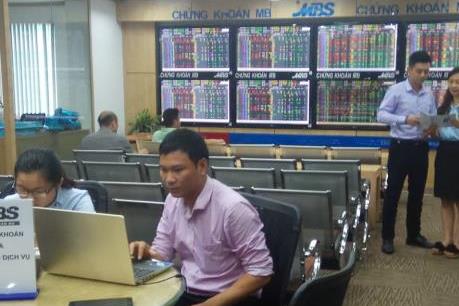 Sẽ giảm một số loại giá dịch vụ chứng khoán nhằm hỗ trợ thị trường