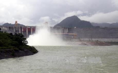 Mở cửa xả đáy hồ Hoà Bình và Sơn La vào 8 giờ và 10 giờ ngày 5/8