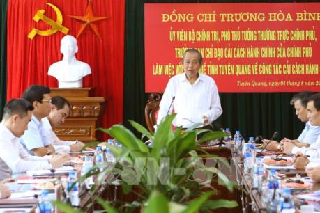 Phó Thủ tướng Thường trực Chính phủ Trương Hòa Bình làm việc tại Tuyên Quang