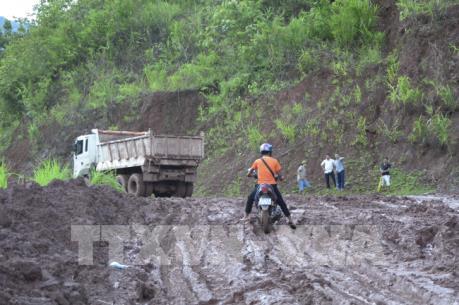 Sạt lở nhiều đoạn đường tại huyện Nậm Pồ, Điện Biên do mưa lũ