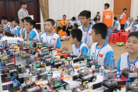 Gần 150 học sinh xuất sắc tham gia cuộc thi Tài năng robot IYRC Việt Nam 2018  ​