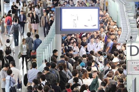 Các nhà bán lẻ Hàn Quốc "hút" khách vì thời tiết nắng nóng