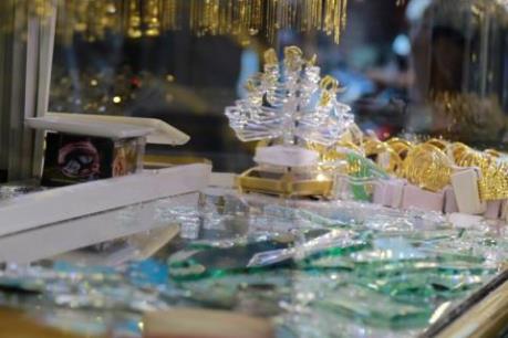 Khởi tố hai đối tượng chuyên cướp giật tại các cửa hiệu vàng tại Hà Nội