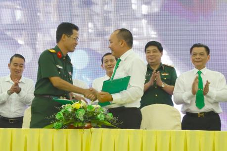 Mai Linh Tây Đô ký hợp đồng đóng tàu du lịch hiện đại