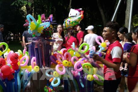 Kiểm soát các hoạt động trong khu vực phố đi bộ hồ Hoàn Kiếm