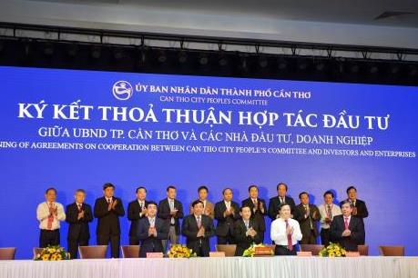 Vietcombank ký thỏa thuận hợp tác tài trợ vốn cho phát triển kinh tế - xã hội Cần Thơ