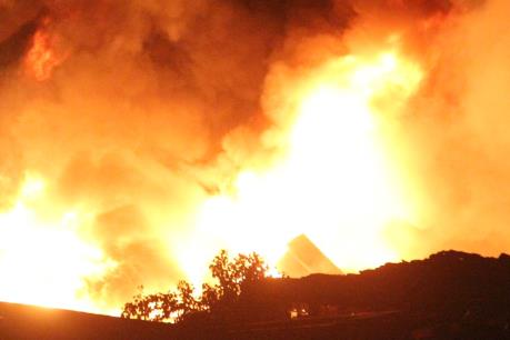 Long An: Cháy tại công ty chuyên sản xuất nhựa plastic và cao su tổng hợp