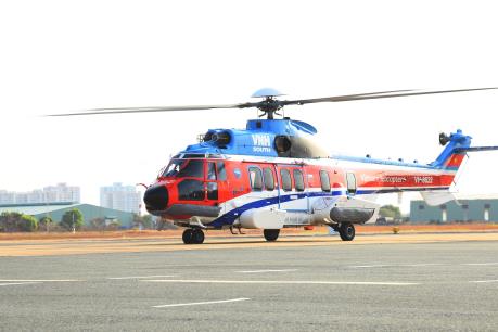 Huy động trực thăng ra đảo cấp cứu cho ngư dân gặp nạn