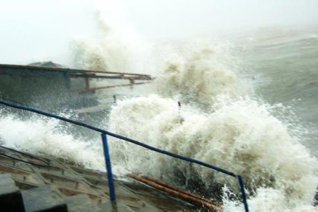 Trong 24 giờ tới, bão số 4 di chuyển theo hướng Đông