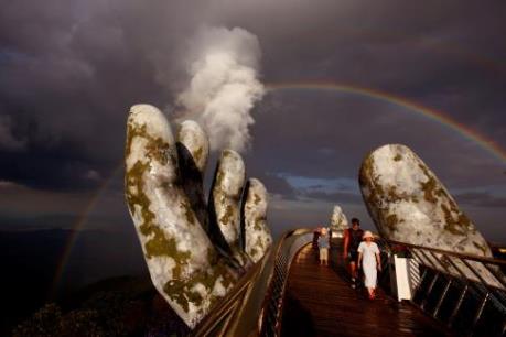 Du khách quốc tế sốt xình xịch vì Cầu Vàng, Đà Nẵng