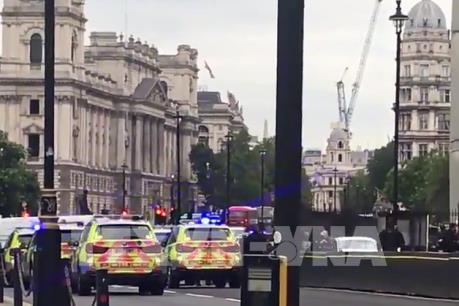 Vụ đâm xe ngoài tòa nhà Quốc hội ở London: Nghi phạm là công dân Anh