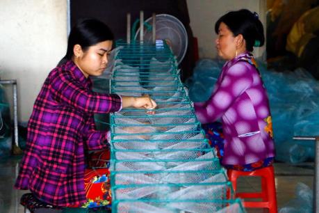 Mùa nước nổi ở làng nghề đan lưới – lú Thơm Rơm