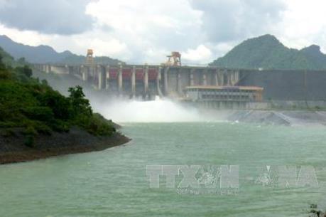 Hồ Thủy điện Tuyên Quang đóng một cửa xả đáy từ 15 giờ chiều nay