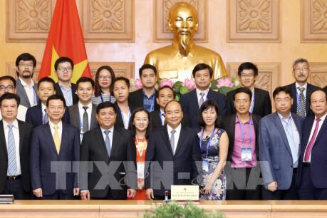 Thủ tướng mong trí thức Việt kiều chung tay xây dựng chính phủ điện tử