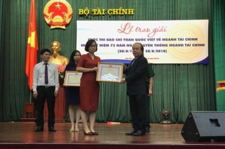 Trao giải báo chí viết về ngành Tài chính