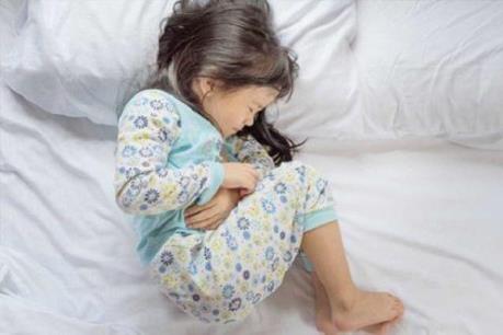 U buồng trứng ở trẻ nhỏ, đừng chủ quan khi trẻ đau bụng