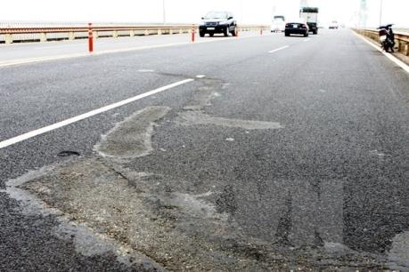 Sẽ có 3 phương án sửa chữa mặt cầu Thăng Long