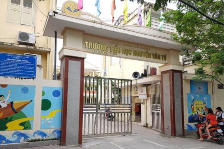 Phụ huynh phản ứng về khoản thu xã hội hóa đầu năm học