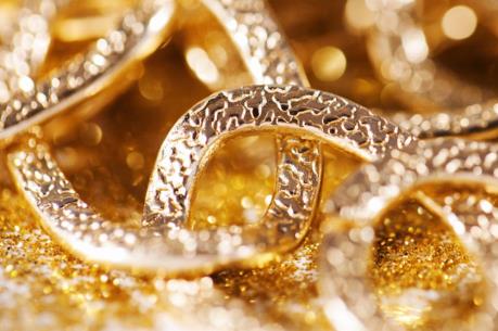 Giá vàng hôm nay 23/8 tăng giảm trái chiều