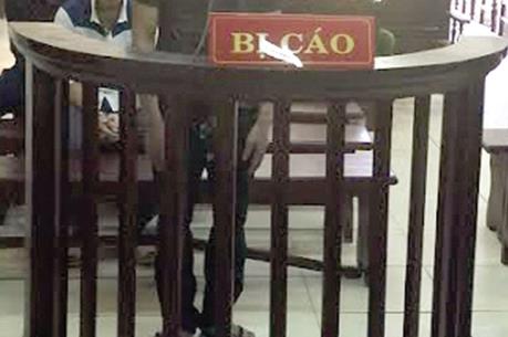 Tuyên án vụ dùng gần 1.000 cuộn Inox giả để chiếm tiền của ngân hàng. 