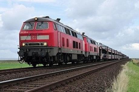 Thông tuyến hoàn toàn đường sắt Bắc Nam sau tai nạn tại Nghệ An