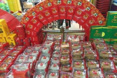Bánh Trung thu truyền thống hút khách