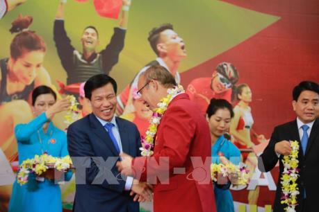 ASIAD 2018: Người dân hân hoan đón chào Đoàn thể thao Việt Nam trở về