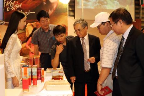 Triển lãm sâm Ngọc Linh Kon Tum và các dược liệu khác