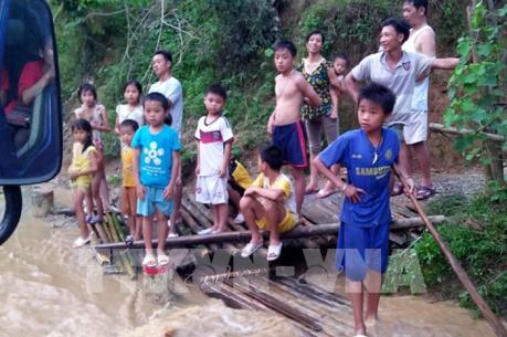 Nhiều bản ở Mường Lát, Thanh Hóa vẫn cô lập do mưa lũ
