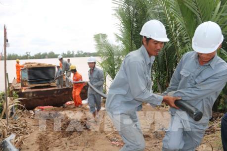 Khởi công công trình đưa lưới điện về xã đảo Long Hòa