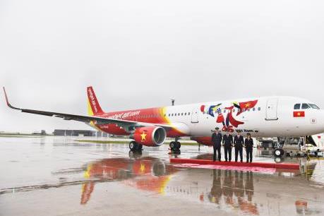 Hành khách qua các cảng hàng không tiếp tục tăng mạnh