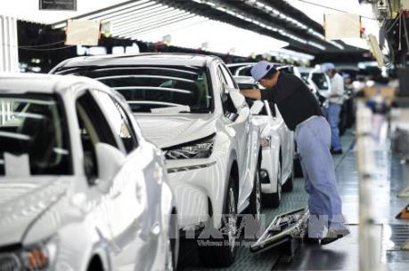 Doanh số bán ô tô ở Vương quốc Anh tiếp tục tăng 