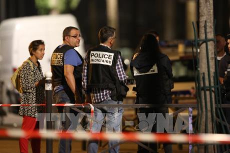 Nghi phạm tấn công bằng dao tại Paris ra hầu tòa