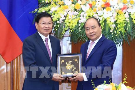 Thủ tướng Nguyễn Xuân Phúc tiếp Thủ tướng Lào