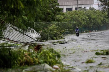 Siêu bão Mangkhut đi vào Biển Đông và trở thành cơn bão số 6
