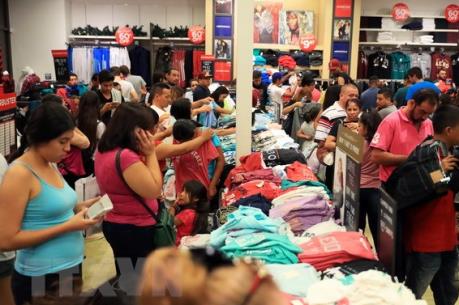 Mỹ: Doanh số bán lẻ tăng thấp nhất trong sáu tháng