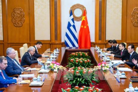 Mỹ cạnh tranh với Nga và Trung Quốc tại Hy Lạp
